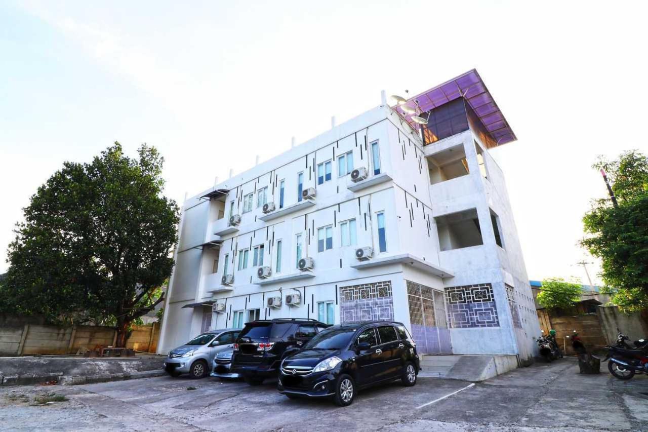 Rumah Kayu Manis Bintaro Hotel
